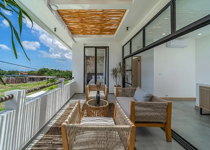 Hubert - Sophisticated 2br With Pool And Prime Location *