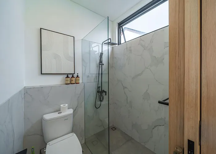 Hubert - Sophisticated 2br With Pool And Prime Location *