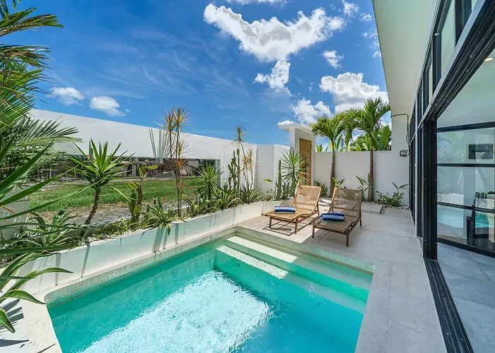 Villa Hubert - Sophisticated 2br With Pool And Prime Location Canggu (Bali)