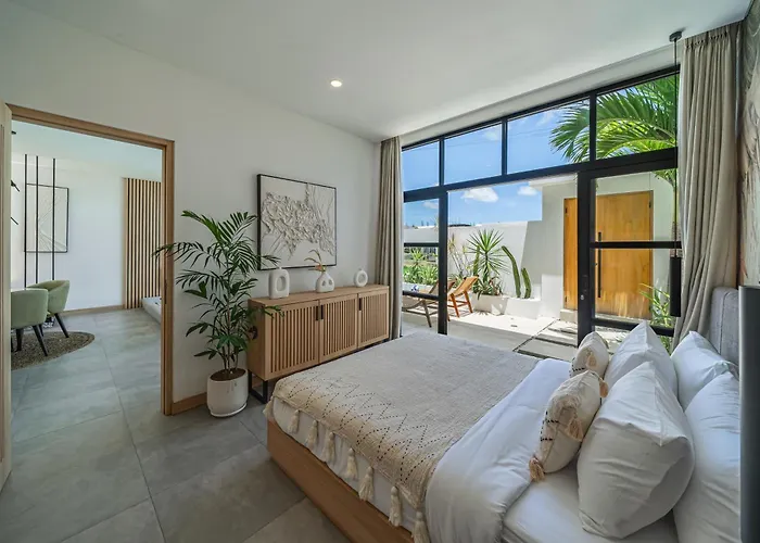 Hubert - Sophisticated 2br With Pool And Prime Location Villa Canggu (Bali)