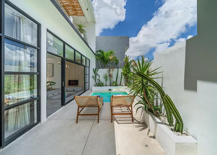 Hubert - Sophisticated 2br With Pool And Prime Location *
