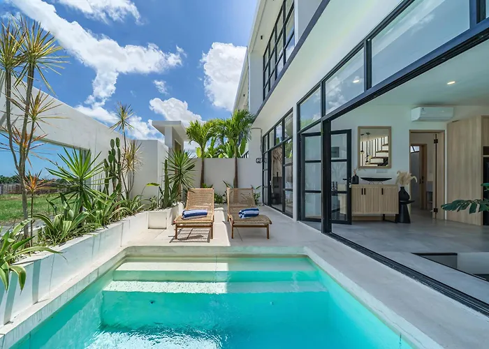 Hubert - Sophisticated 2br With Pool And Prime Location Villa Canggu (Bali)