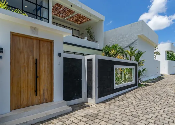 Villa Hubert - Sophisticated 2br With Pool And Prime Location Canggu (Bali)