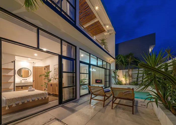 Hubert - Sophisticated 2br With Pool And Prime Location Villa